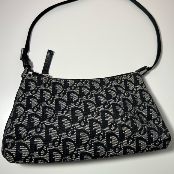 Large Pochette Sold on Payment Plan in IG - Picture 2 of 16